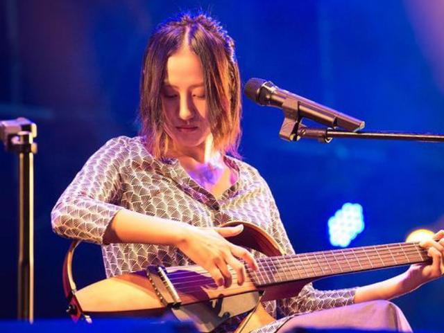 陈粒爆哭惹争议，网友们认为很戏精，她到底哪