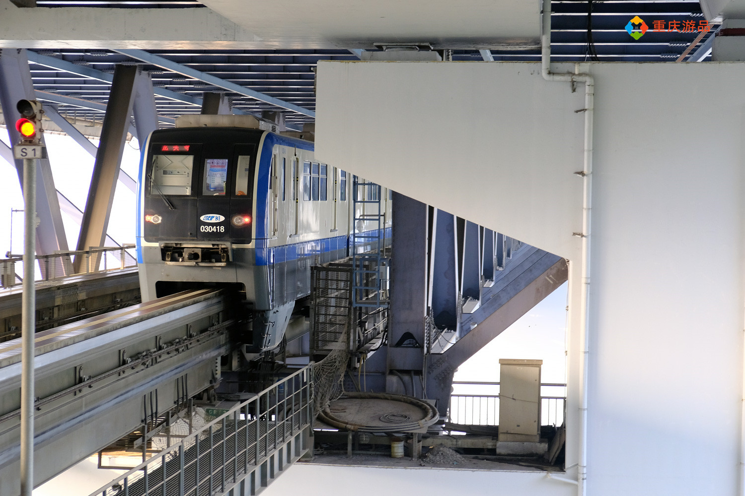 重庆最长的一条轨道线路，全线接近70公里，最高票价只要7元