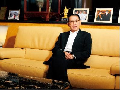 号称商业传奇杨受成，情史丰富，他的一生是什