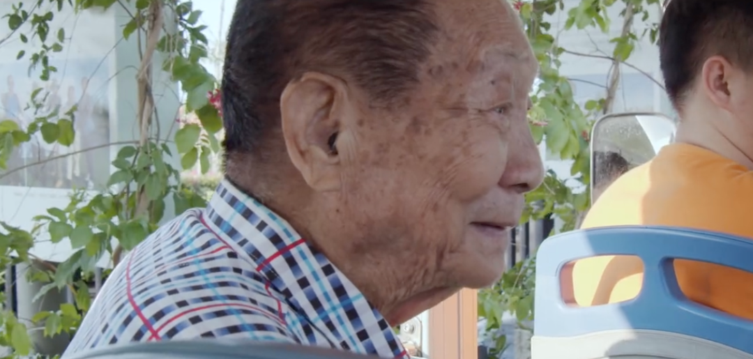90歲袁隆平：你們吃飽了，我也變老了