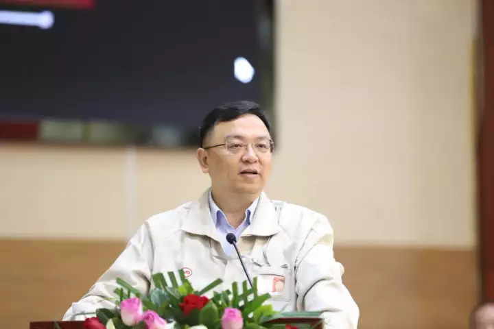 表哥投资他2百万赚回几百亿，嫂子供他读完大学，却不要任何回报