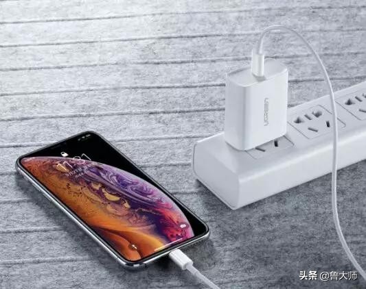 新一代iPhone 20大升級 120Hz显示屏 5G互联网 无流海