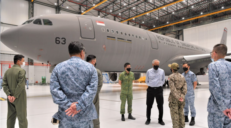 喀布爾機場血腥爆炸後，美軍都緊急撤離，新加坡卻還想往裡面進？