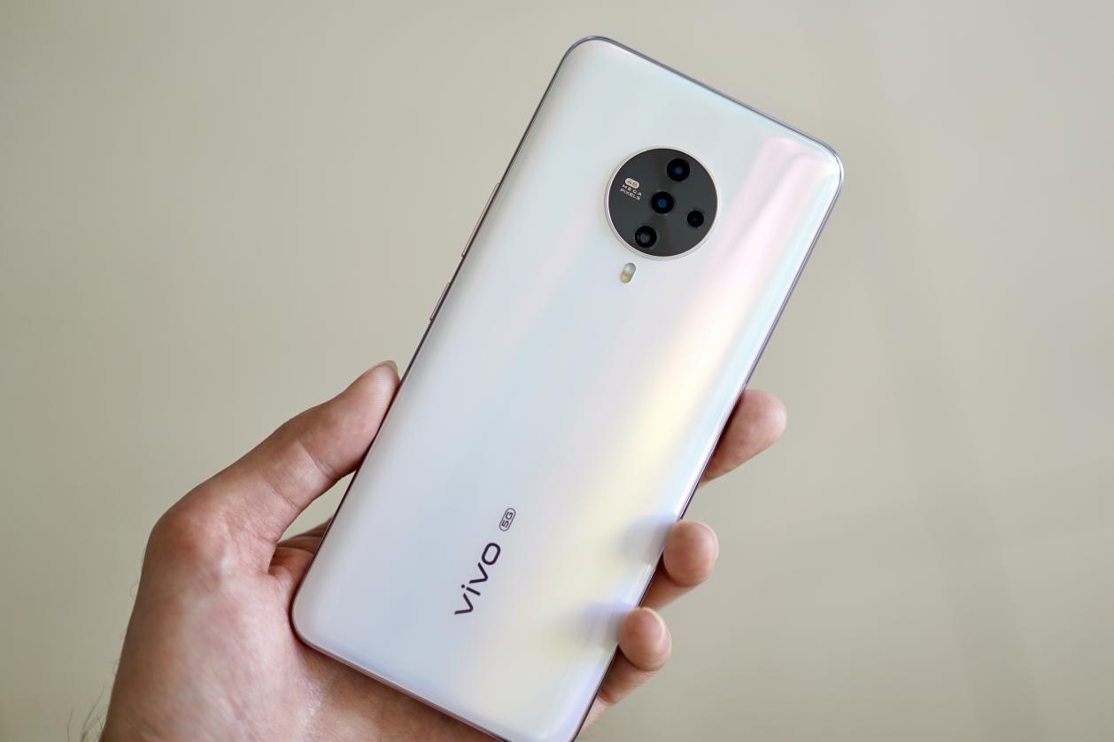 ​vivo S6测评感受：一款男孩子都喜爱的自拍手机​