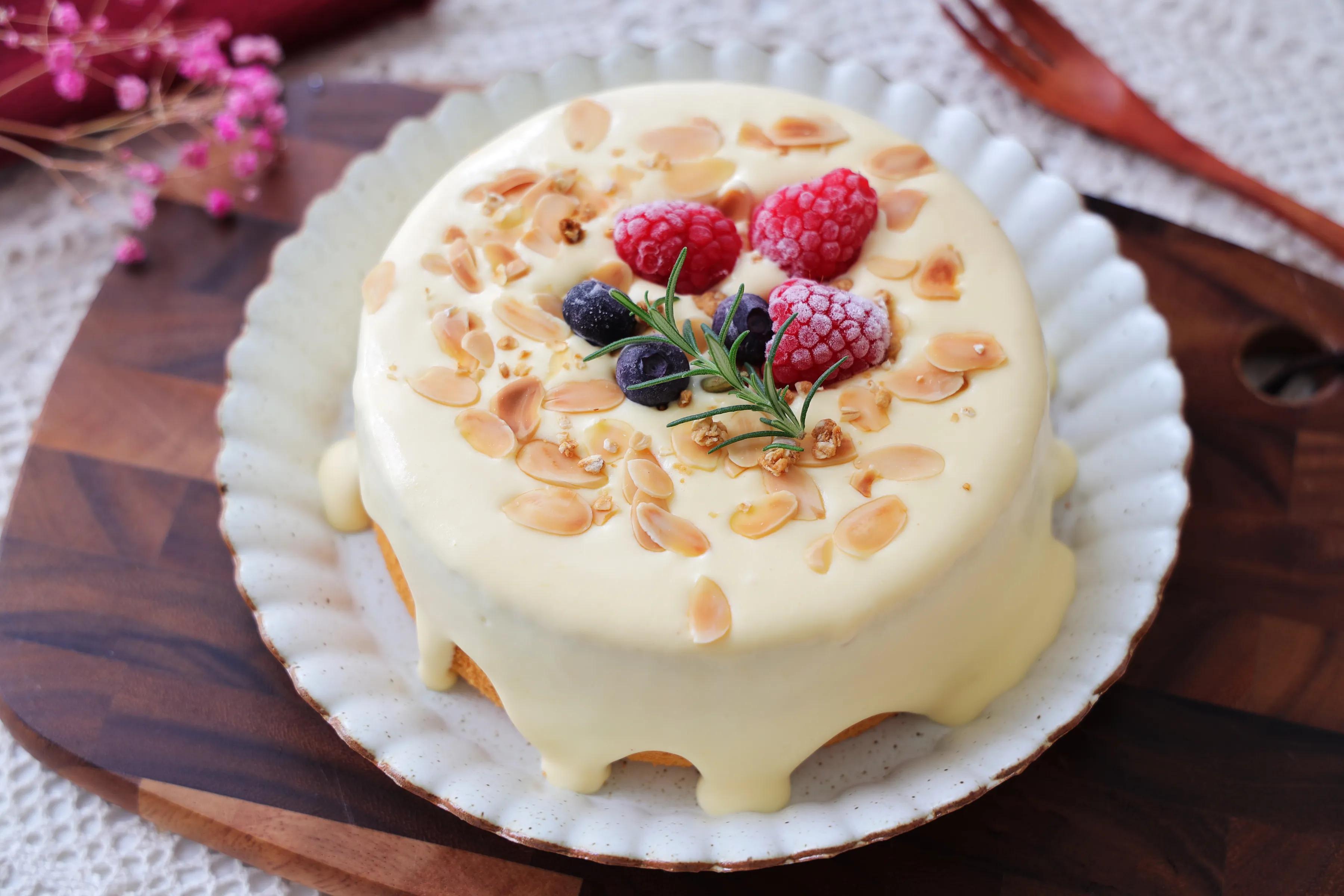 粉絲朋友點名要的網紅爆漿蛋糕，切第一塊的時候太治愈，味道超讚