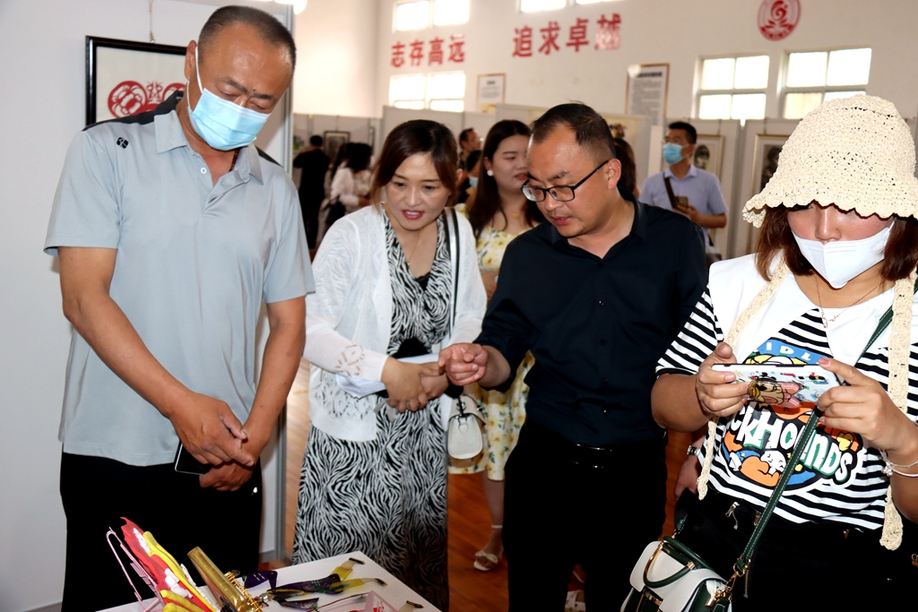 许昌市教育局举办校园美育节 绽放梦想 舞动精彩 庆祝建党百年