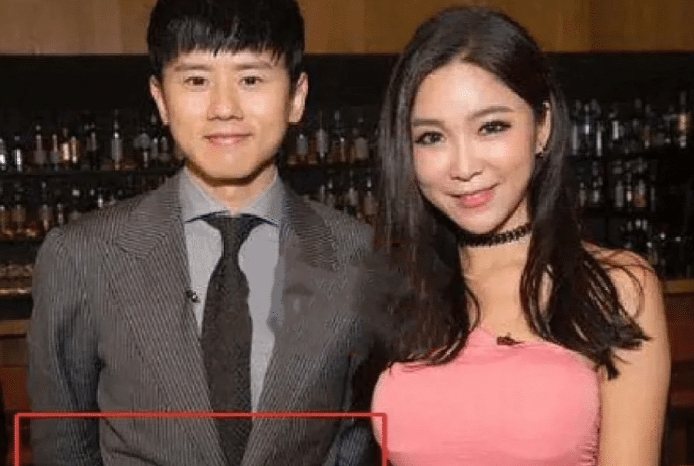 华晨宇的绅士手，张杰的绅士手，李现的绅士手