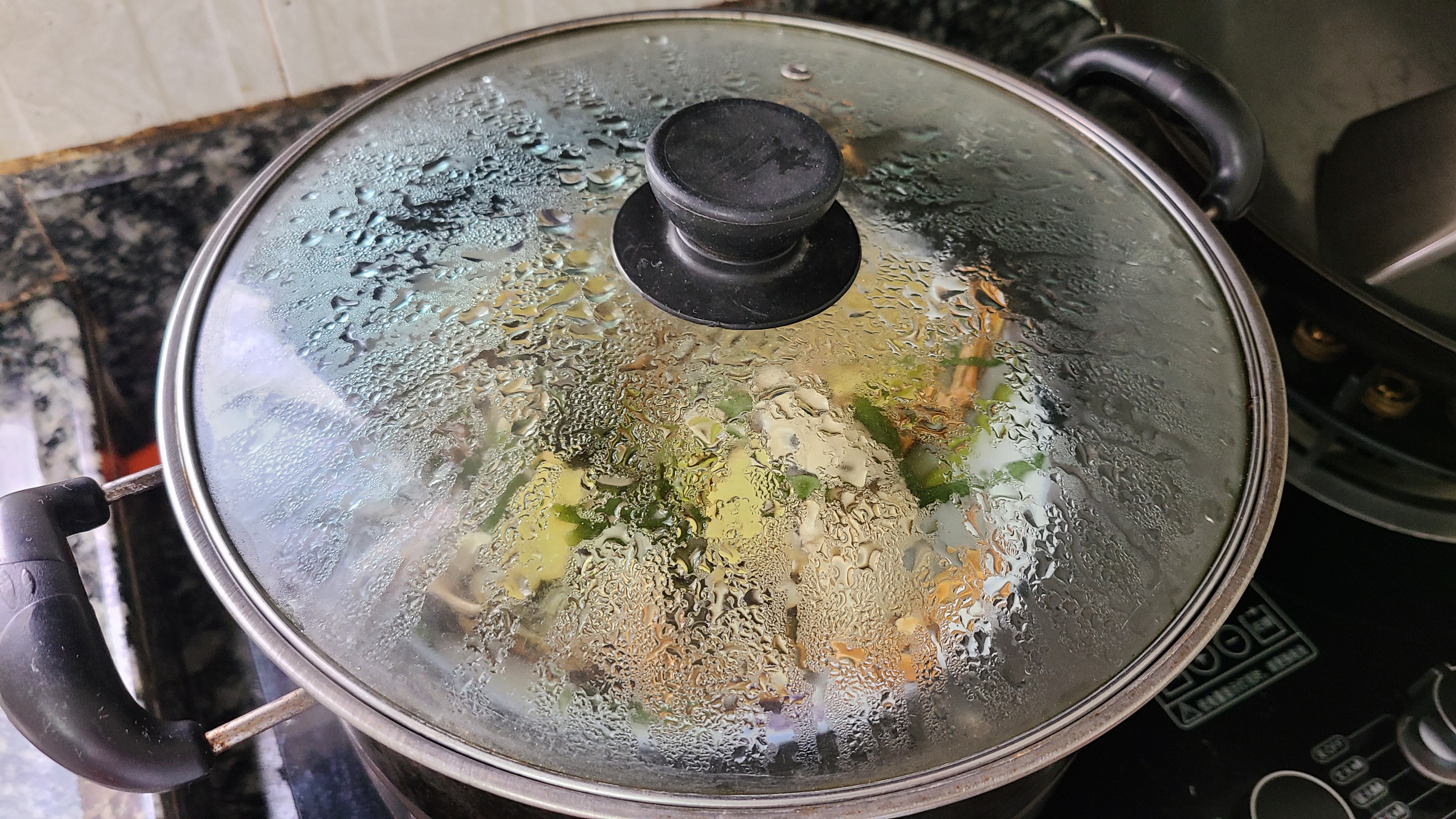螃蟹的家常做法，鮮香美味又營養，一口咬下去，滿嘴的蟹黃