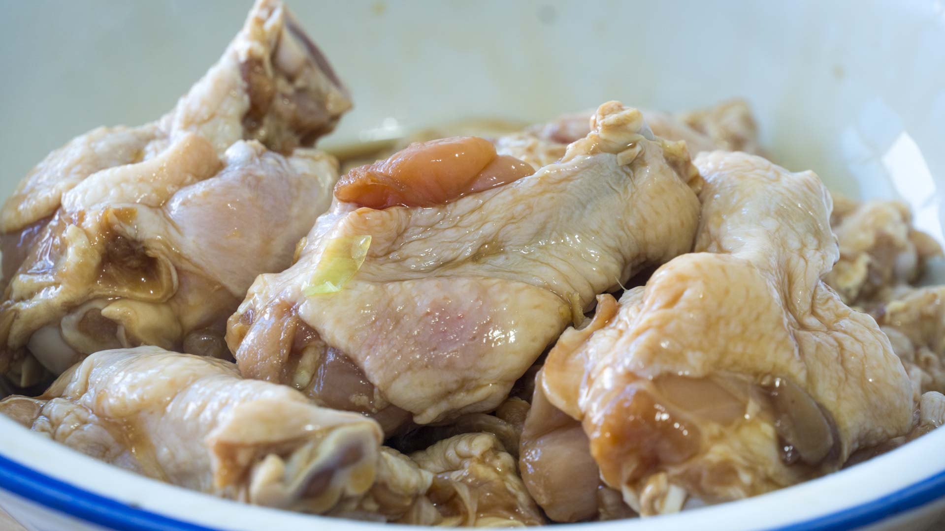 雞腿這麼做才真解饞，鮮嫩多汁，軟爛入味，一鍋12個雞腿不夠吃
