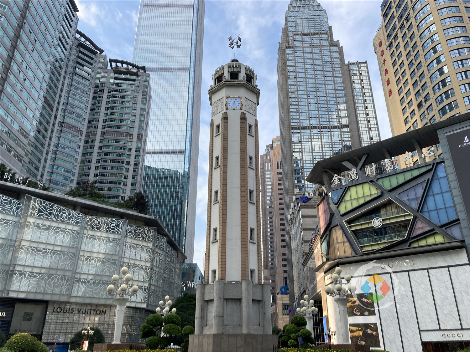 重庆解放碑入选示范步行街，消费力全国第3，为什么不是观音桥？