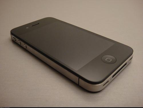 稀有全新升级iPhone 4s店价钱炒至2万四！五年前的手机上恰逢高价位吗？