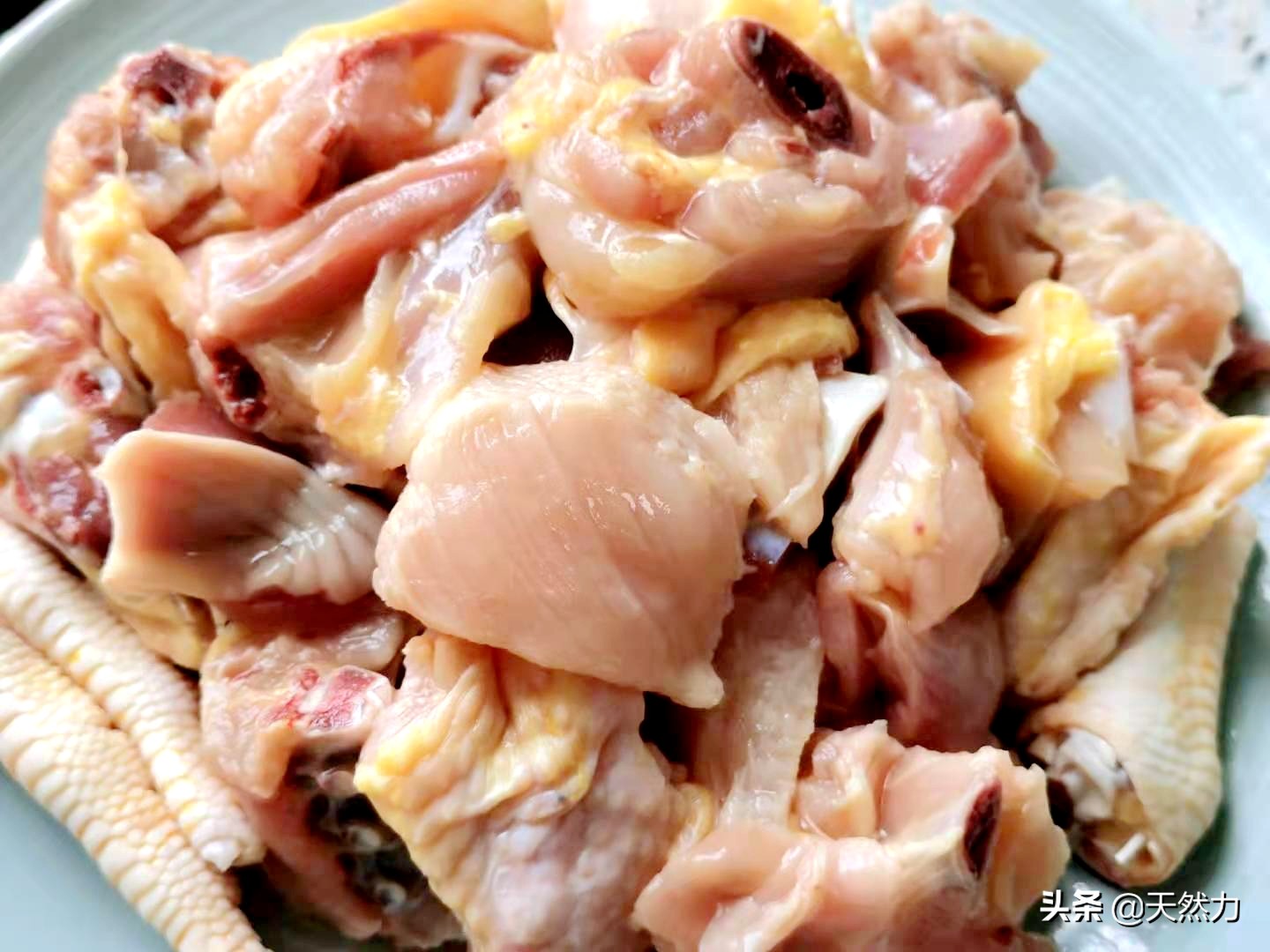 炒鸡简单又好吃的正确做法，不柴不腥，鸡肉滑嫩入味，超下饭