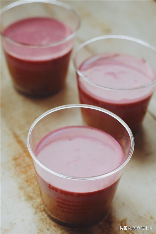 Those who have tea is trichromatic a cup of Mu Si small cake, bring your summer very cool idea, will quickly learn with me