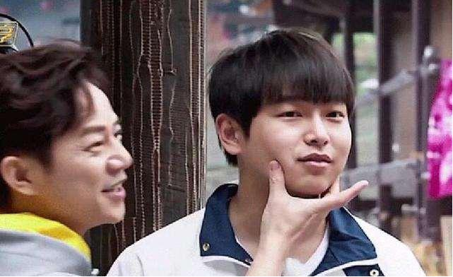 综艺的明星滤镜有多重，看到彭昱畅就知道，难