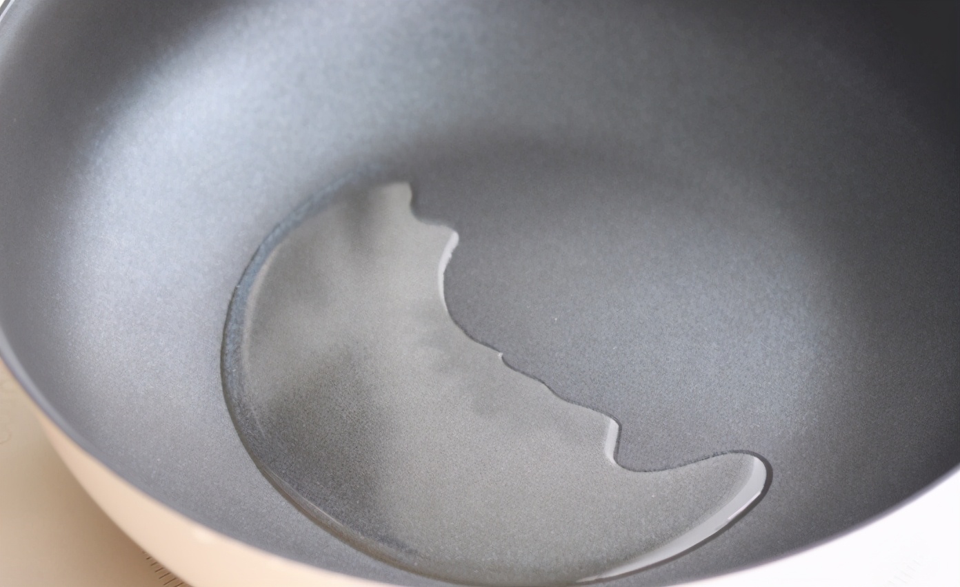 用剩饭炒一盘咖喱饭，在家也能吃出饭店的味道，连吃2碗都不够