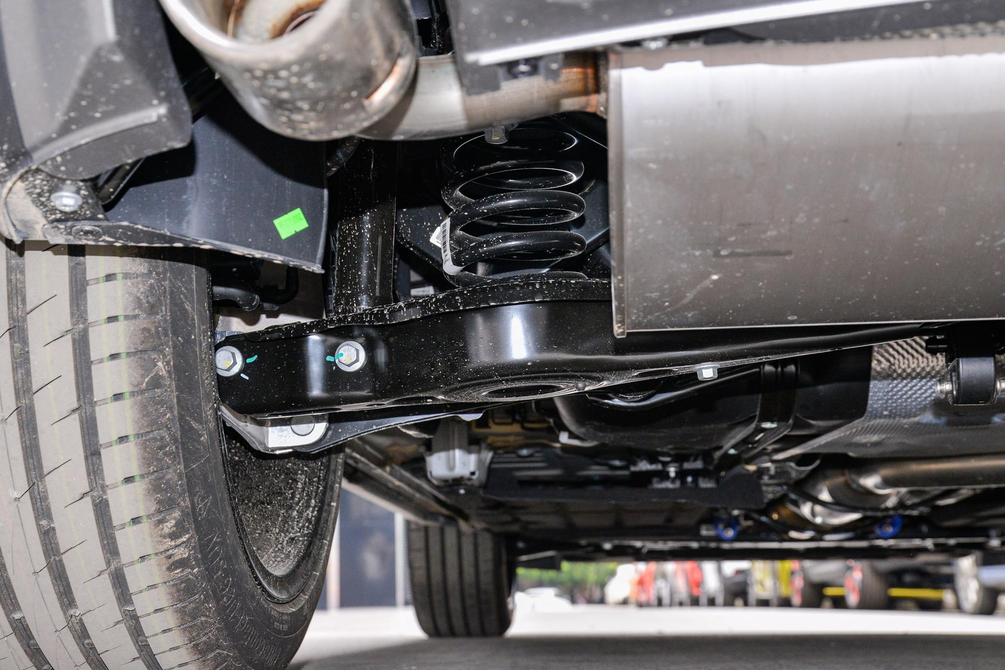 试驾领克06：上市不到3个月，交付量破10000台，它凭什么