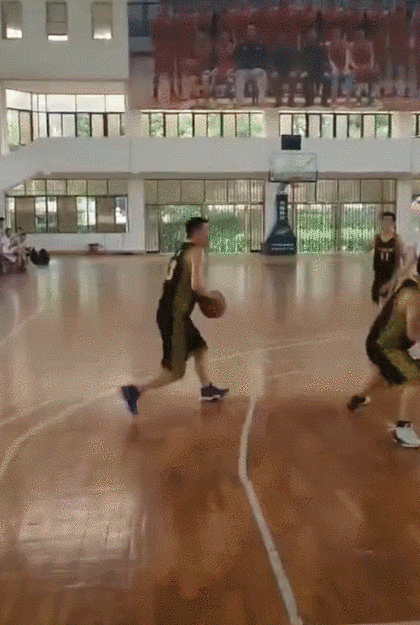 搞笑gif神评：这种技能，我应该能坚持3秒