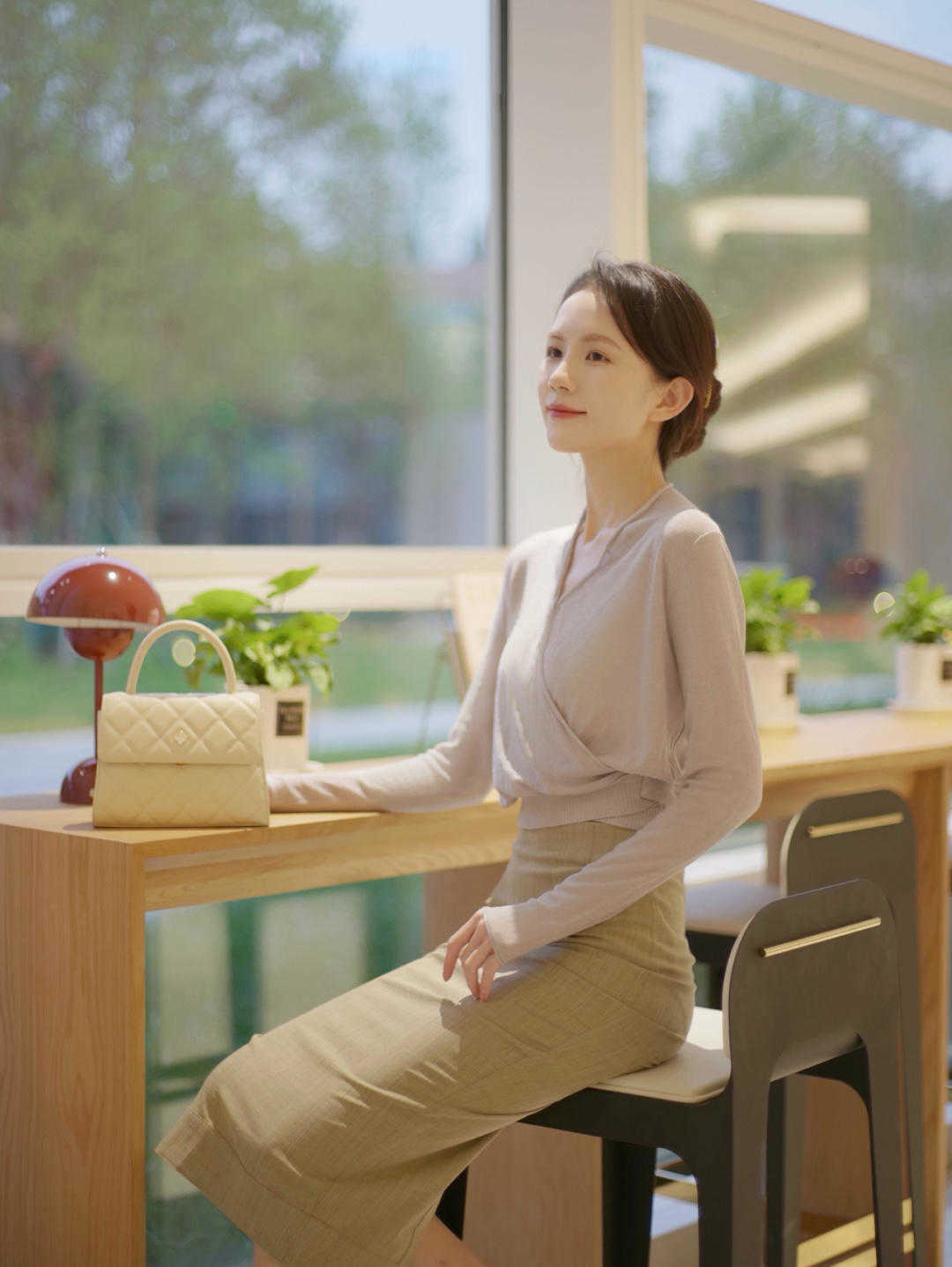 时尚和大牌没啥关系，颜色搭配对了，依然能穿出高级感，漂亮大气