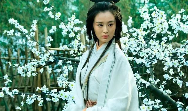 9首绝美爱情诗，世上最美的表白：我想陪你走完一生-第9张图片-非凡网