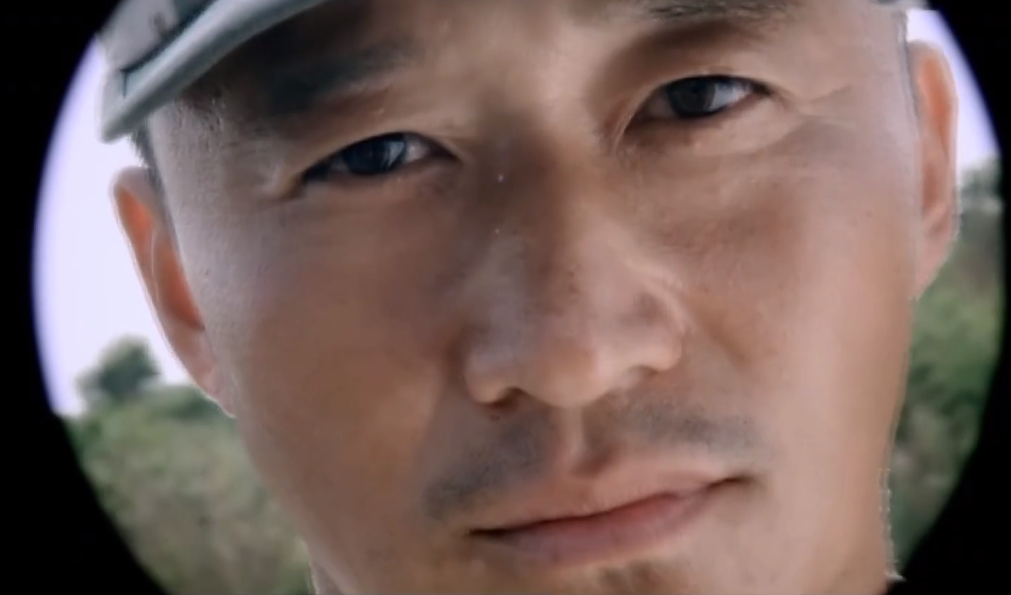 吴京的“间歇性”人设崩塌，有人怒骂：真爱国
