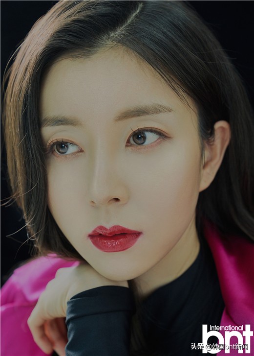 「bnt PHOTO」朴荣邻拍摄bnt写真 干练造型展现高贵知性魅力