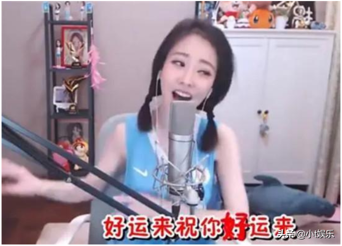 肖战新歌引争议，冯提莫实力躺枪！网友：一个业余和一个专业