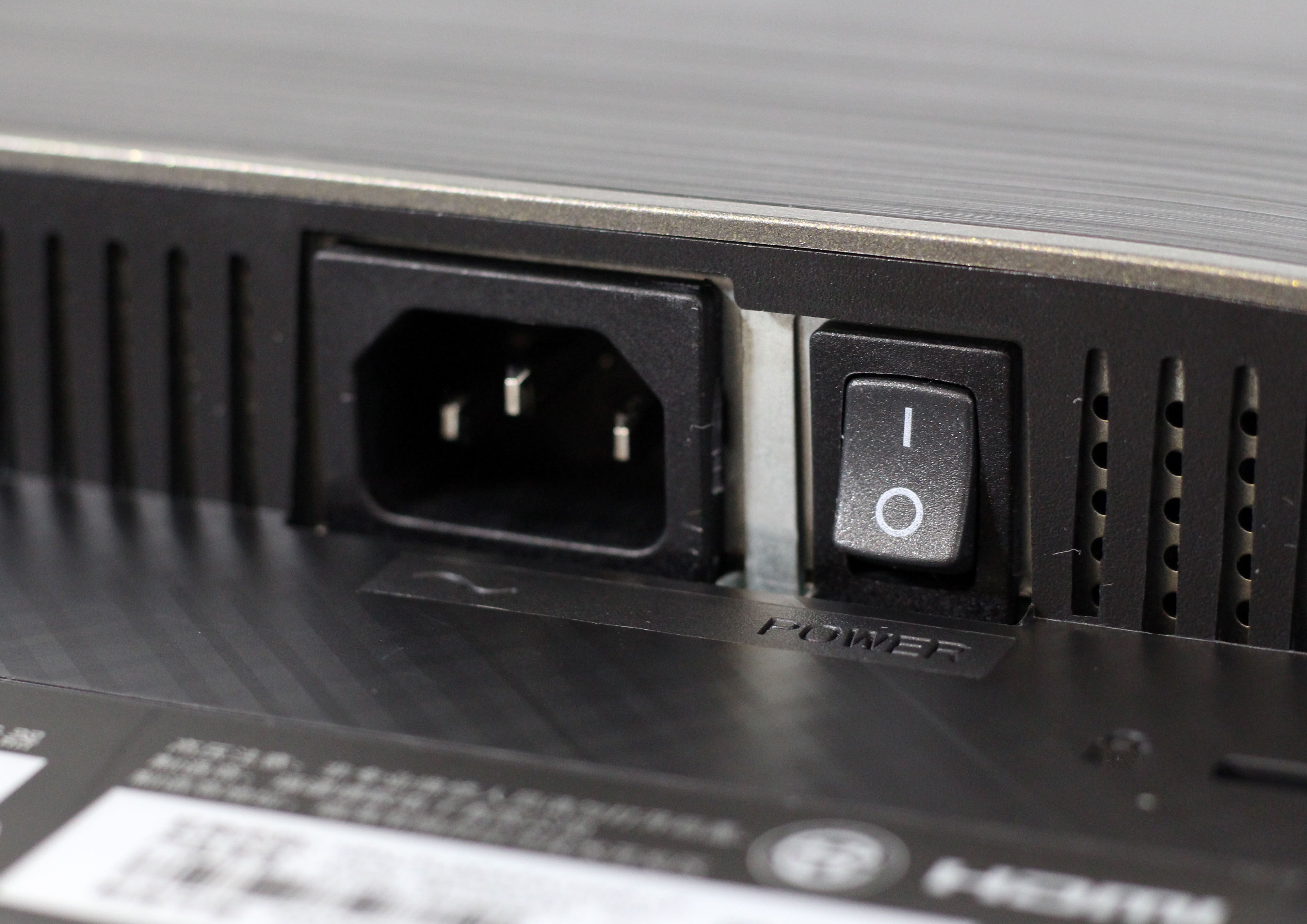 AOC Q27U2显示器评测：为创作者提供的一块好屏