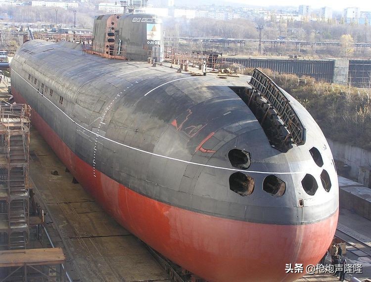 潜艇上装防空导弹？你没听错，历史上还真有一个国家这么干过