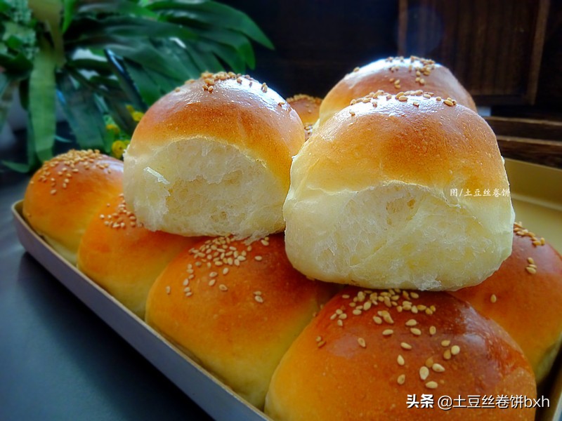 奶味十足的軟麵包，像做饅頭一樣簡單，不需要造型，越吃越愛