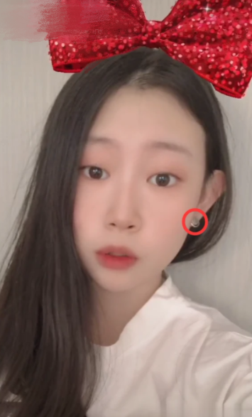 小沈陽一家現身機場！女兒穿破洞褲罕見時髦，14歲身高已趕超媽媽