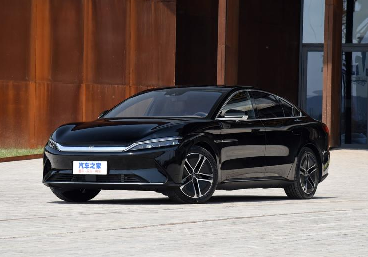 路特斯EMIRA中国预售提前至8月；奔驰发布全新 SL内饰图