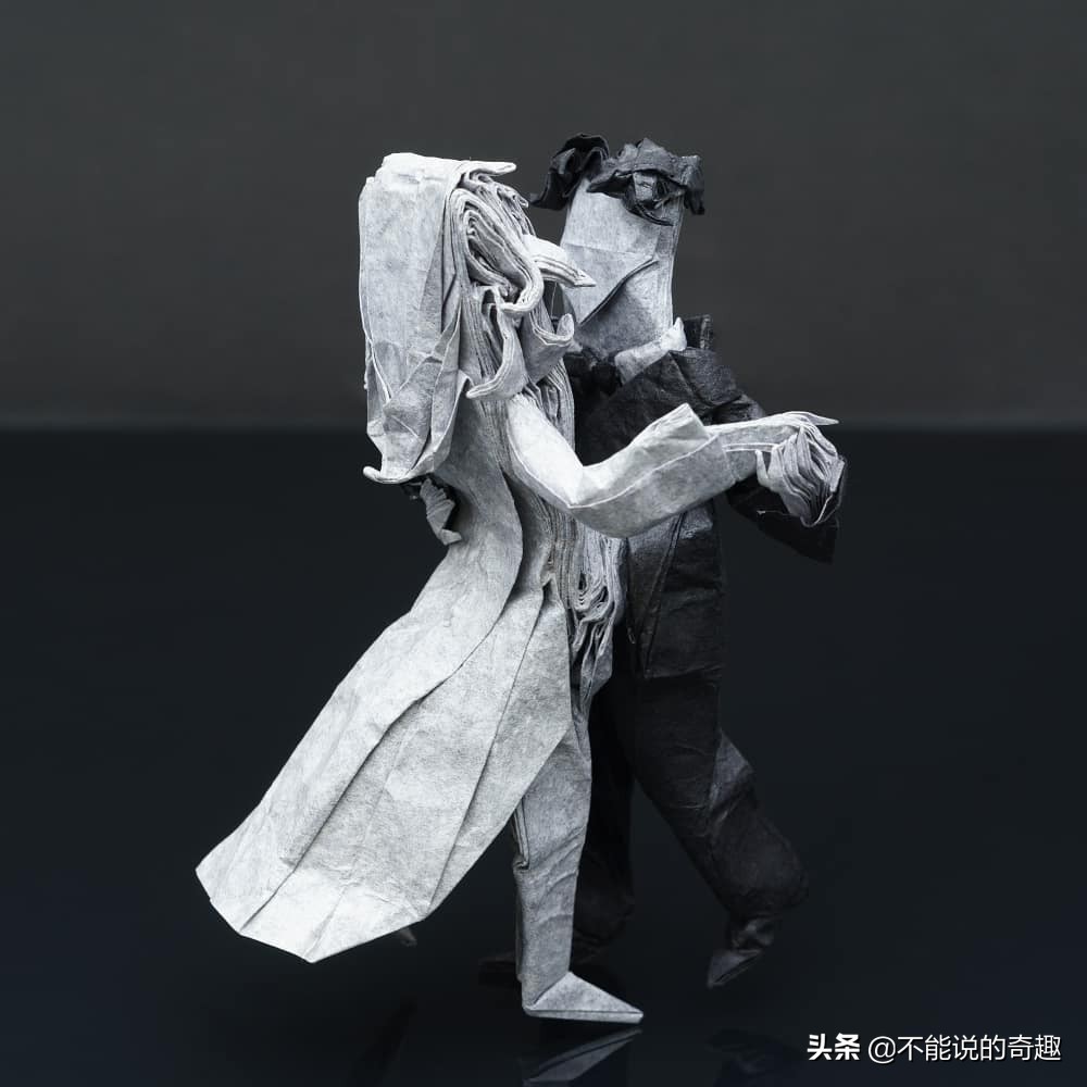 芬兰网友仅用一张纸，不加任何切割和撕裂折出逼真形象，拍案叫绝