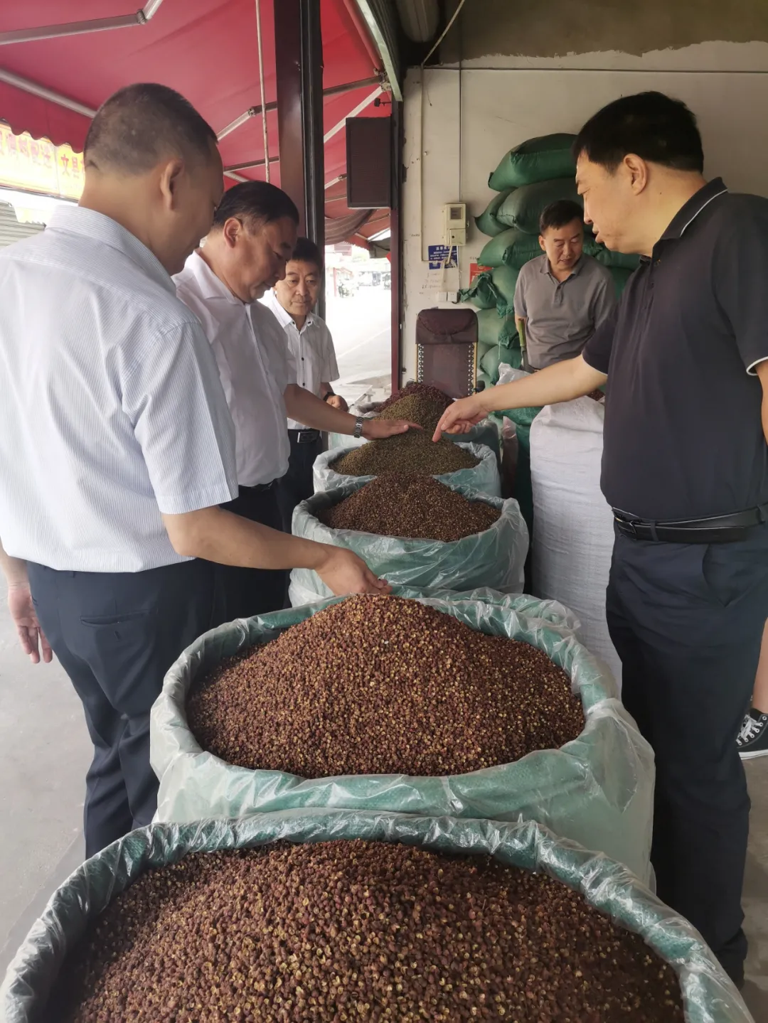 武都花椒考察团再次到访成都国际商贸城