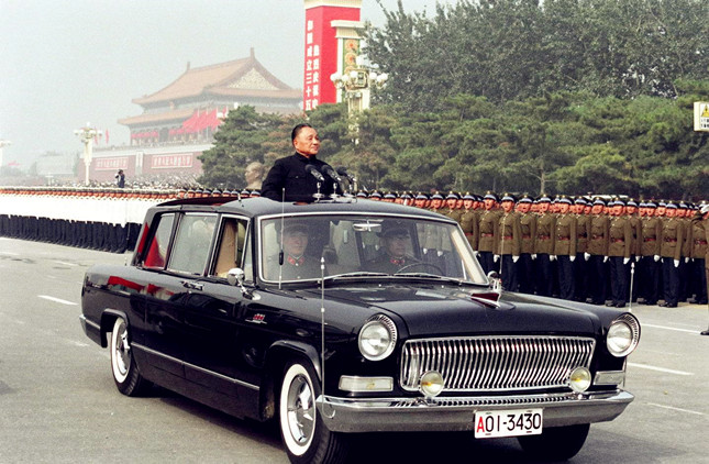 1984年，邓小平宣布裁军百万，几十年再看更彰显伟人韬略