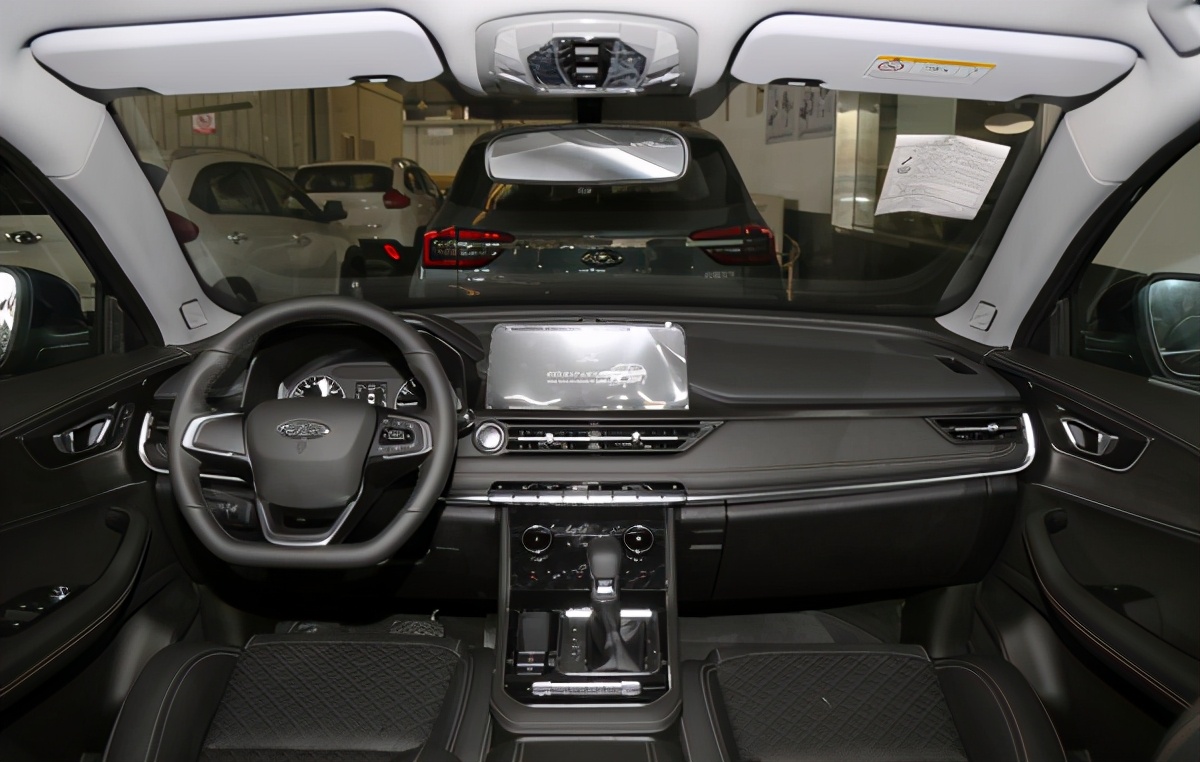 奇瑞瑞虎8，平易近人，1.6T最大197马力，省油家用车