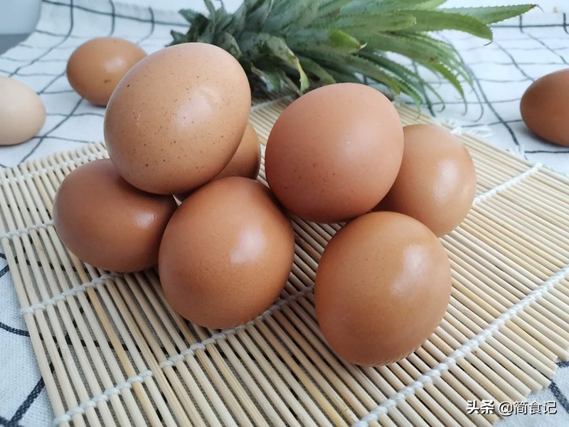 吃不完的雞蛋，不要放冰箱裡！ 養殖戶教我土方法，放1年照樣新鮮