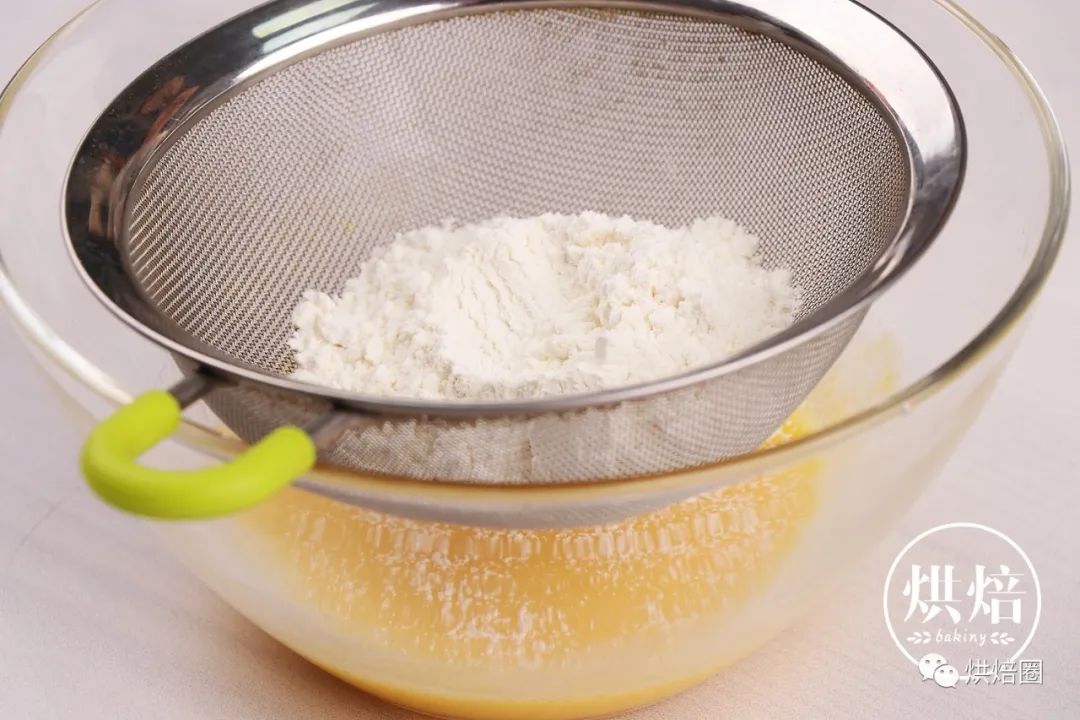 家里小孩最喜欢的酸奶蛋糕砖 夏天吃一点都不腻 冰冰凉 超过瘾
