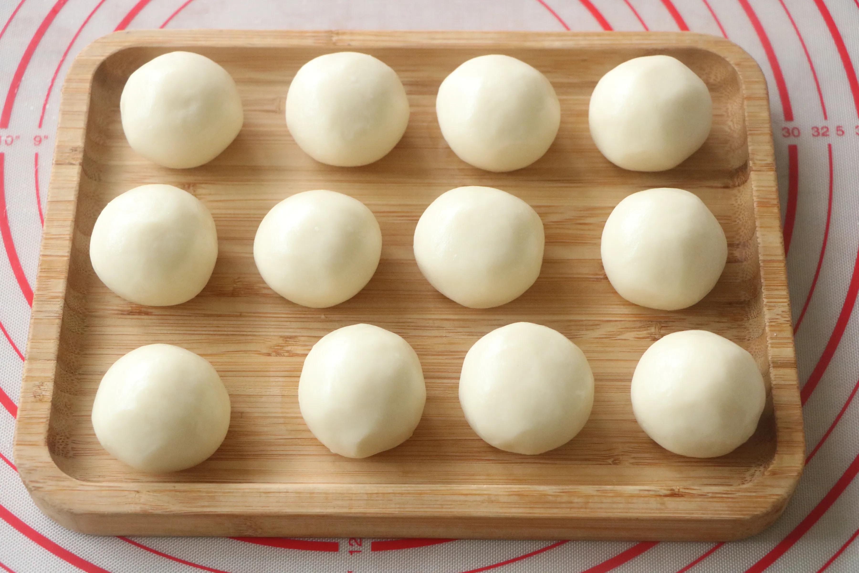 豪华版拉丝蛋黄酥，咬一口根本停不下来，教你不破酥不爆口的技巧