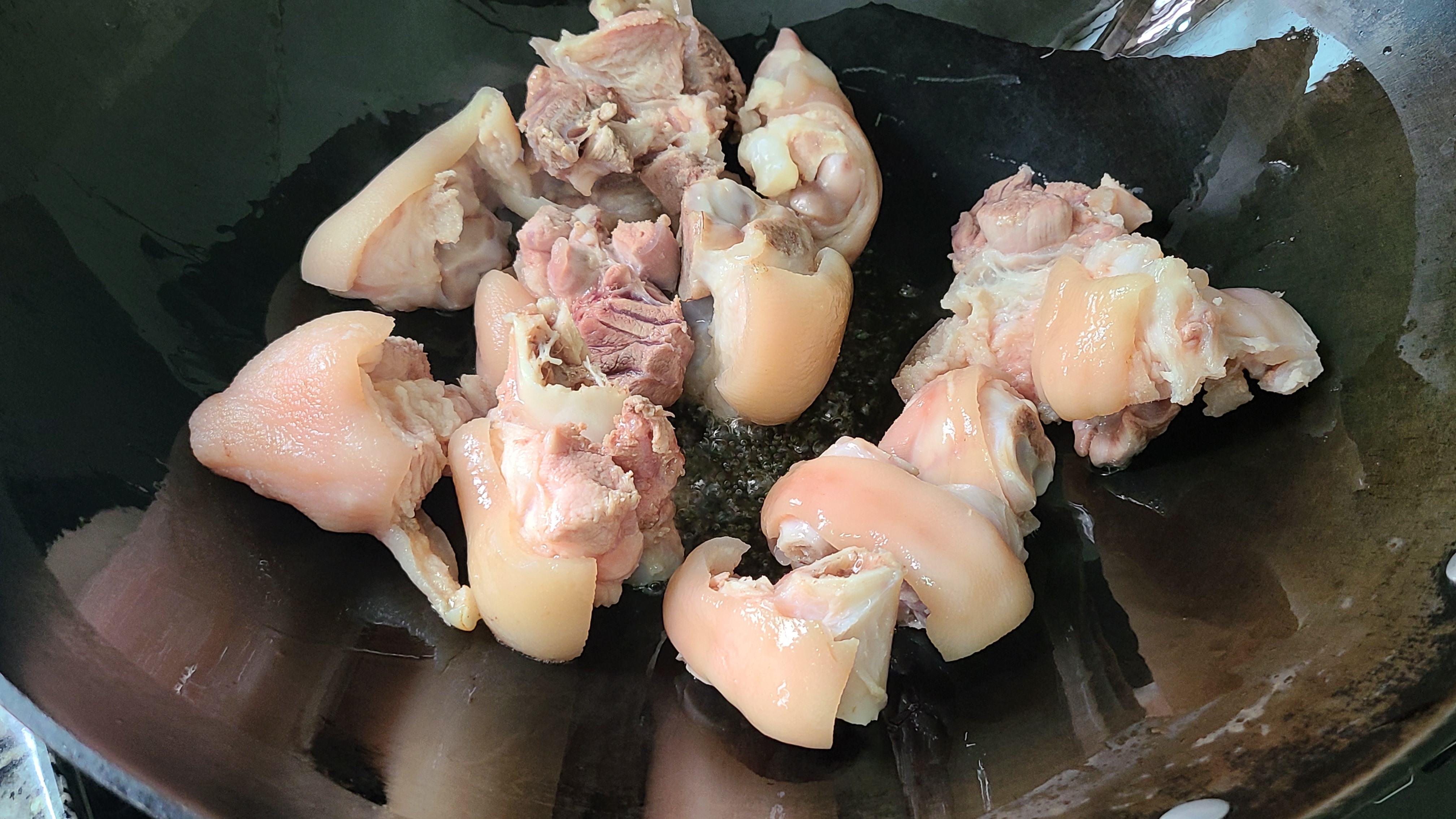 酱焖猪脚，教你这个广东做法，好吃美味，每次做都很下饭