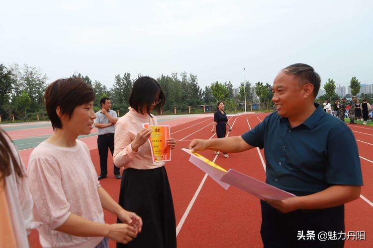 菏泽市实验中学举行2021级新生军训汇报展演(图30)