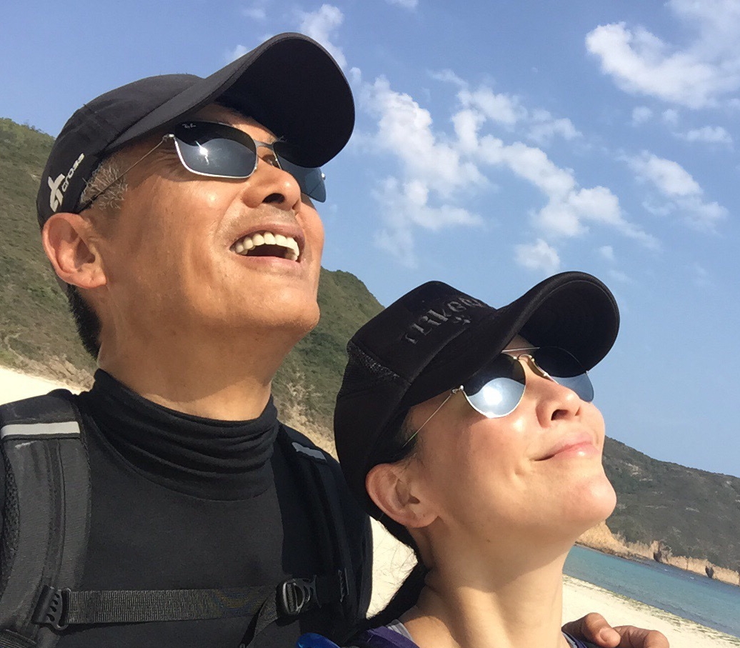 65岁的周润发近照曝光 身材超好面容不老 跑步爬山他是发烧友 还把刘嘉玲带上了道儿 娱乐 爆资讯新媒体平台