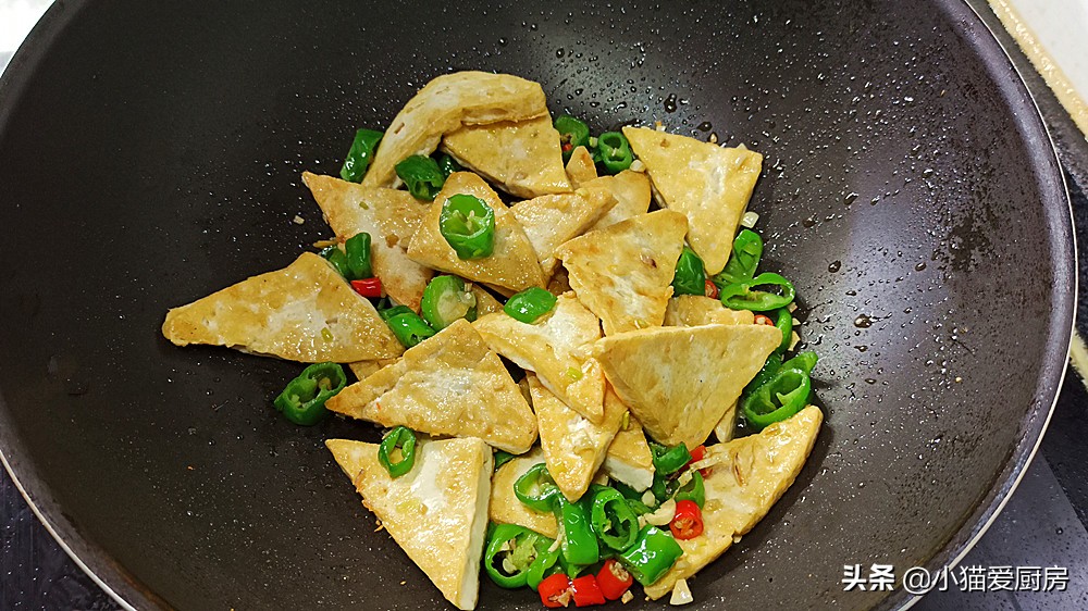 “家常燒豆腐”這樣做簡單省事又好吃，鮮香滑嫩特別入味下飯解饞