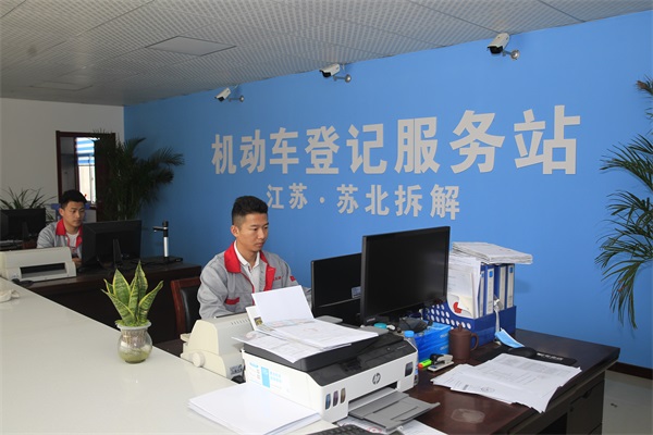 һ���ϳ���һ�����£�һ����⣬һ��ѭ��
