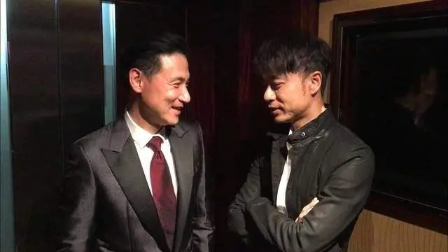 李克勤本是天王接班人，却因年轻气盛毁了自己，谭咏麟也拉不回！