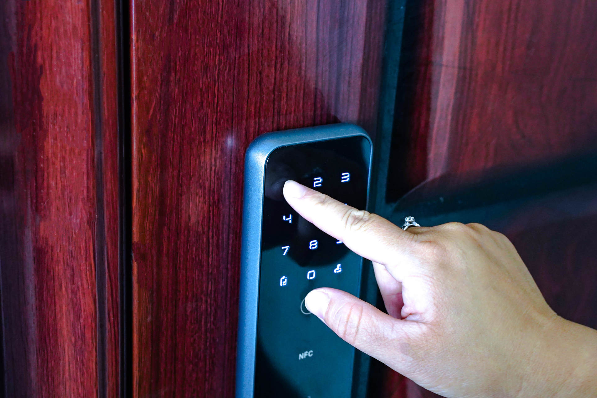 从来不能用指纹开锁的老婆，这次放了个大招