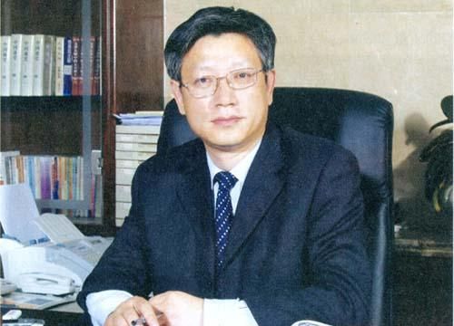 2021年最大的笑话！10年前的“烟草院士”争议仍未断，茅台又出了个“白酒院士”，我们不需要