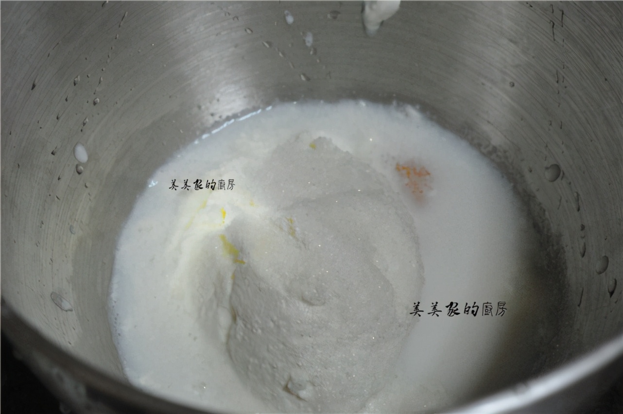 家有烤箱一定要試試，不用黃油的漢堡坯，柔軟拉絲，比買的好吃