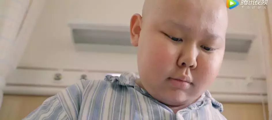 最震撼的国产纪录片回归,哭着打下9.6高分:生死面前,都是小事