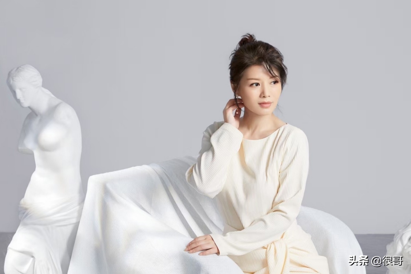 程愫：傅程鹏前妻，有军旅之花的美誉，《大江