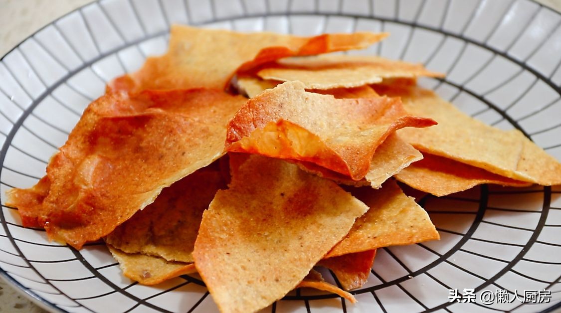 健身的人最爱鸡胸肉，教你新做法，比薯片还脆，别错过